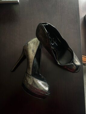 Jessica Simpson Black Metallic Peep Toe Platform Heels